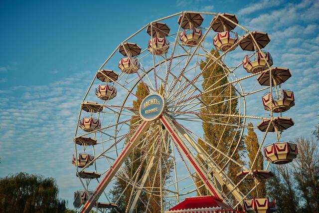 Auf DVD und Blu-ray "Spuk unterm Riesenrad". Copyright © MIDEU Films. Fotograf: Felix Abraham