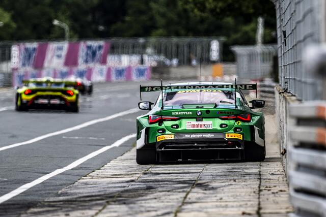 Da ist noch Luft... Marco Wittmann (DEU / BMW M4 GT3 / Schubert Motorsport ausgangs des Schöller-S. | Foto: ADAC Motorsport