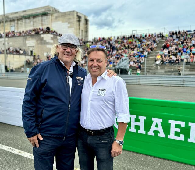 Chefs im Ring: Die MCN-Bosse Wolfgang Schlosser (li.) und Jürgen Schielein haben wieder ein furioses Rennen veranstaltet.