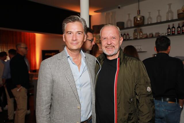 Peter Joachim (Lamborghini Nürnberg, li.) mit Markus Kugler (Geschäftsführer Feser-Graf Gruppe). | Foto: Jürgen Friedrich