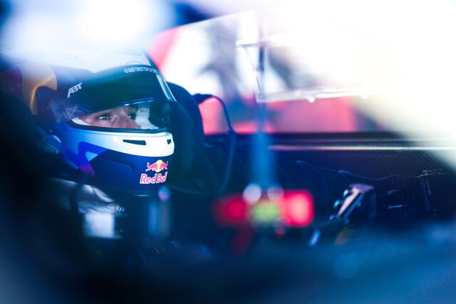 Kelvin van der Linde setzte im ersten Freien Training die Bestzeit. | Foto: ADAC Motorsport