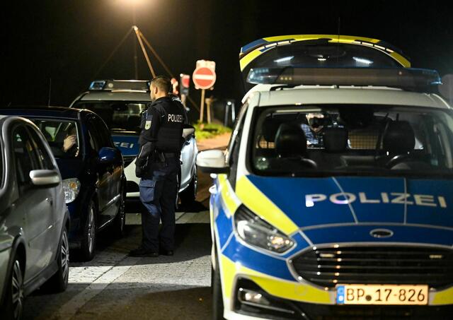 Der Pendler- und Reiseverkehr soll möglichst wenig beeinträchtigt werden.

 | Foto: Roberto Pfeil/dpa (Symbolbild)
