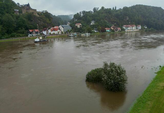 Die Pegelstände an der Elbe in Sachsen steigen. | Foto: Jan Woitas/dpa
