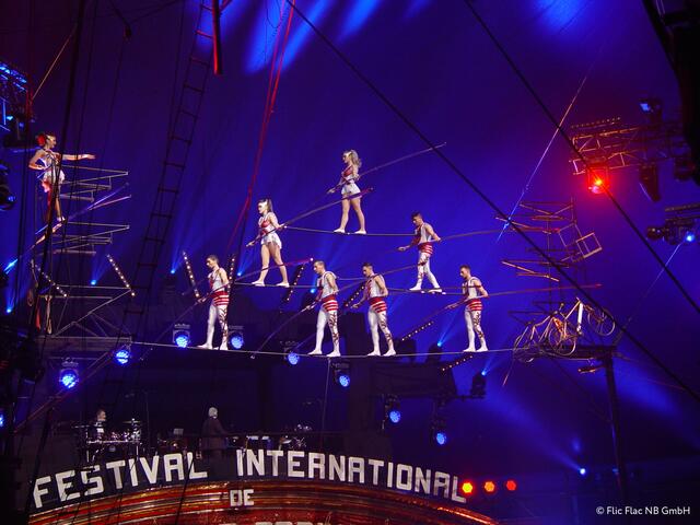 Eine atemberaubende menschliche Pyramide auf dem Hochseil. | Foto: Flic Flac NB GmbH