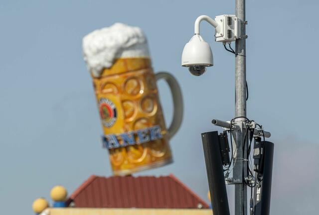 Videokameras sorgen für mehr Sicherheit. | Foto: Peter Kneffel/dpa