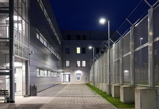 Die kombinierte Transit- und Abschiebehafteinrichtung am Münchner Flughafen. | Foto: Bayerisches Innenministerium/Alexandra Beier