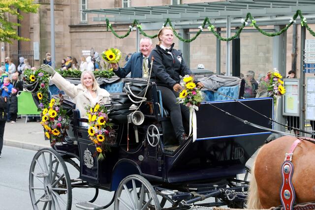 Erntedankfestzug in Fürth mit 92 Gruppen.  | Foto: Jürgen Friedrich