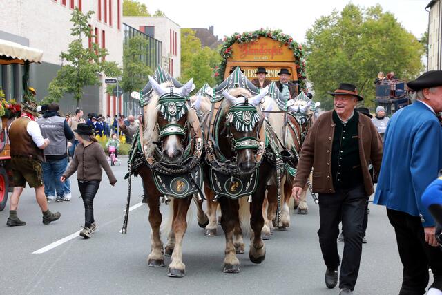Erntedankfestzug in Fürth mit 92 Gruppen.  | Foto: Jürgen Friedrich