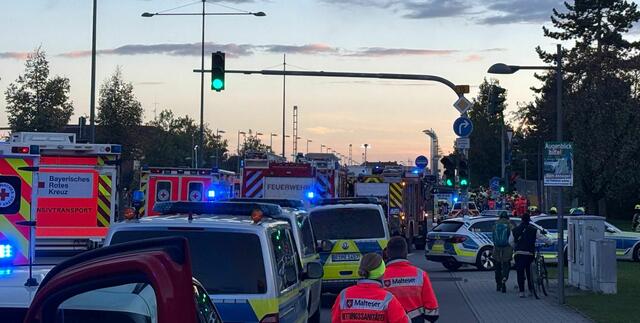Zur Unfallursache machte die Polizei zunächst keine Angaben.
 | Foto: vifogra/dpa