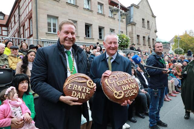 Erntedankfestzug in Fürth mit 92 Gruppen.  | Foto: Jürgen Friedrich