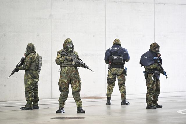 Im Mittelpunkt stand eine Gefahrenlage durch chemische, biologische, radiologische oder nukleare Substanzen (sogenannte 'CBRN-Gefahrenlage'). | Foto: Matthias Merz/Bayerisches Innenministerium