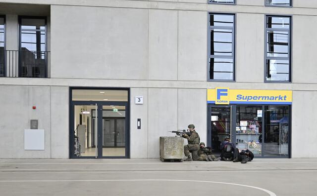 Im Mittelpunkt stand eine Gefahrenlage durch chemische, biologische, radiologische oder nukleare Substanzen (sogenannte 'CBRN-Gefahrenlage'). | Foto: Matthias Merz/Bayerisches Innenministerium