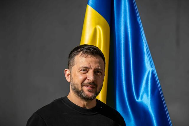Wolodymyr Selenskyj verlangt von den westlichen Verbündeten bereits während des Krieges eine Einladung in das Militärbündnis Nato.

 | Foto: Michael Kappeler/dpa (Archivfoto)