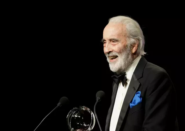 Der legendäre Dracula-Darsteller Christopher Lee (1922-2015) im Jahr 2010 in Bochum. | Foto: picture alliance / dpa (Archivbild)