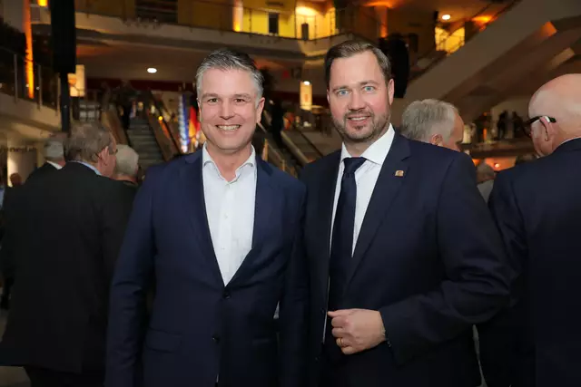 Daniel Pfaller (GF Südwestpark, li.) mit CSU-MdL Jochen Kohler. | Foto: Jürgen Friedrich