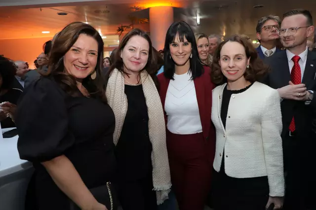 Schulreferentin Cornelia Trinkl, Kerstin Engelhardt-Blum, Söder-Sprecherin Tanja Sterian und Wirtschaftsreferentin Dr. Andrea Heilmaier (v.li.). | Foto: Jürgen Friedrich