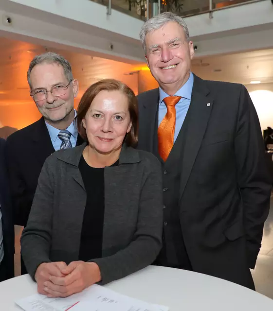 Messe-CEO Peter Ottmann (re.) mit Petra Seel und Stefan Grundler (Funkhaus Nürnberg). | Foto: Jürgen Friedrich