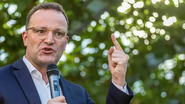 Jens Spahn ist nicht ihrer Meinung. | Foto: Frank Hammerschmidt/dpa (Archivfoto)