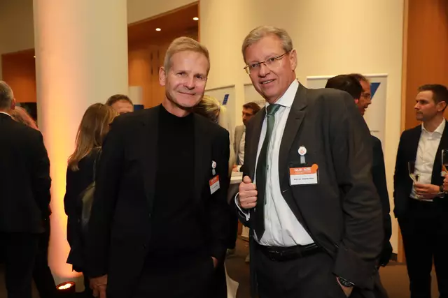 Dr. Werner Conrad (li.)  und Prof. Dr. Roland Fleck (Messechef a.D.) | Foto: Jürgen Friedrich