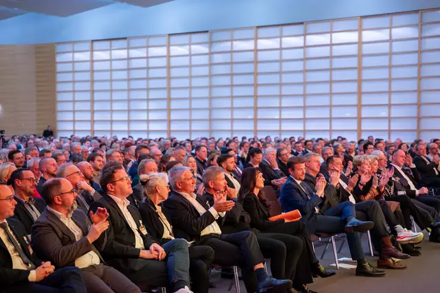 Der Saal war bis auf den letzten Platz gefüllt. | Foto: smic! Events