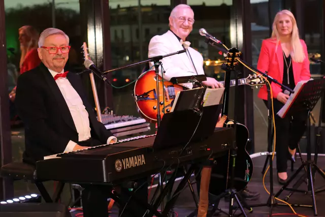 Für die musikalische Untermalung des Abends sorgte "Nightline-Music" | Foto: tom