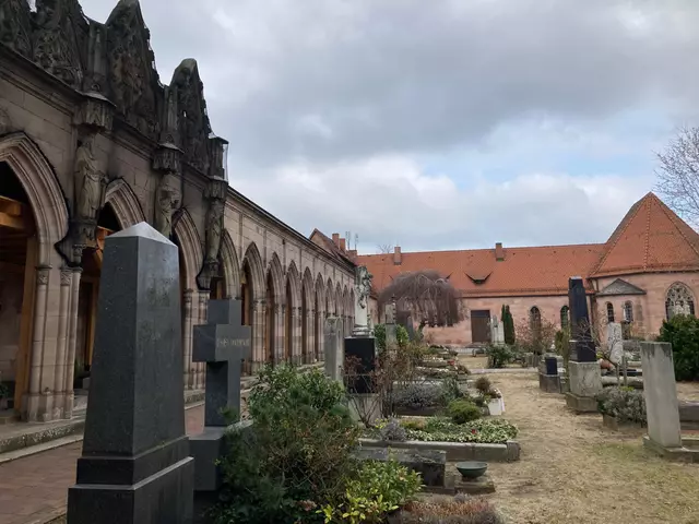 Gruftarkaden im Johannisfriedhof in Nürnberg.  | Foto:  Deutsche Stiftung Denkmalschutz/Pohl