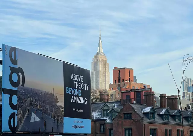 Und für Gäste ist der Blick von oben auf New York meist touristische Pflicht. Doch um die beste Aussicht ist ein reger Wettkampf entbrannt.  | Foto: Benno Schwinghammer/dpa
