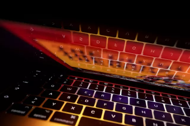 Online-Kriminelle versuchen beim Phishing beispielsweise, ein Online-Bankkonto zu plündern. (Symbolbild) | Foto: Karl-Josef Hildenbrand/dpa