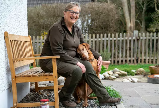 Hat Urax vielleicht ein Radio oder einen Fernseher? Das wollte der Beitragsservice für die Rundfunkgebühren wissen. | Foto: Leonie Asendorpf/dpa