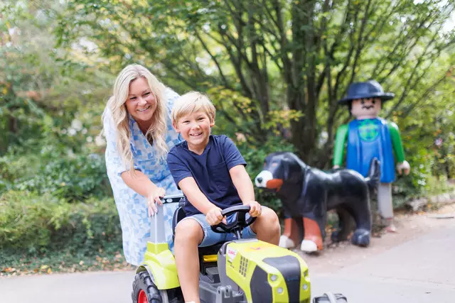 Foto: PLAYMOBIL. Zur Eröffnung der 25. Jubiläumssaison lädt der PLAYMOBIL-FunPark in Zirndorf Familien mit Kindern zu Spielspaß und neuen Abenteuern ein.