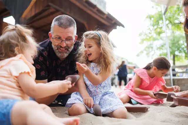 Foto: PLAYMOBIL. Zur Eröffnung der 25. Jubiläumssaison lädt der PLAYMOBIL-FunPark in Zirndorf Familien mit Kindern zu Spielspaß und neuen Abenteuern ein.