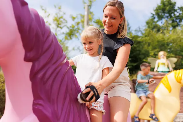 Foto: PLAYMOBIL. Zur Eröffnung der 25. Jubiläumssaison lädt der PLAYMOBIL-FunPark in Zirndorf Familien mit Kindern zu Spielspaß und neuen Abenteuern ein.