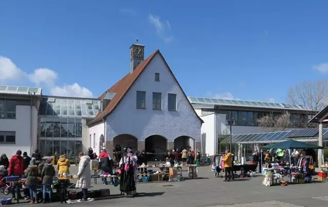 Der Benefiztrempelmarkt findet am am 24. Mai 2025 von 8.00 bis 13.00 Uhr im Pausenhof des Oberasbacher Pestalozzi-Schulzentrums, Schulstraße 6 statt. | Foto: Kinderhort am Asbachgrund
