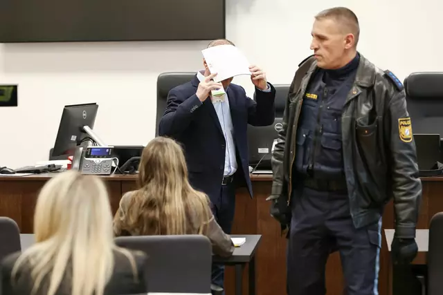 Der Inhaber eines Nürnberger Pflegedienstes soll die Pflege- und Krankenkassen um Hunderttausende Euro betrogen haben. | Foto: Daniel Löb/dpa