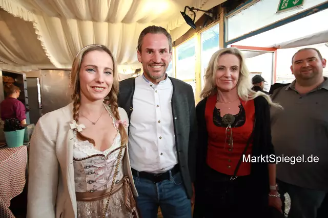 Foto: Jürgen Friedrich. Alle Bilder vom fünften "Business meets Media" in der Metropolregion, diesmal bei "Gigerlas" Lössel auf dem Nürnberger Frühlingsvolksfest.