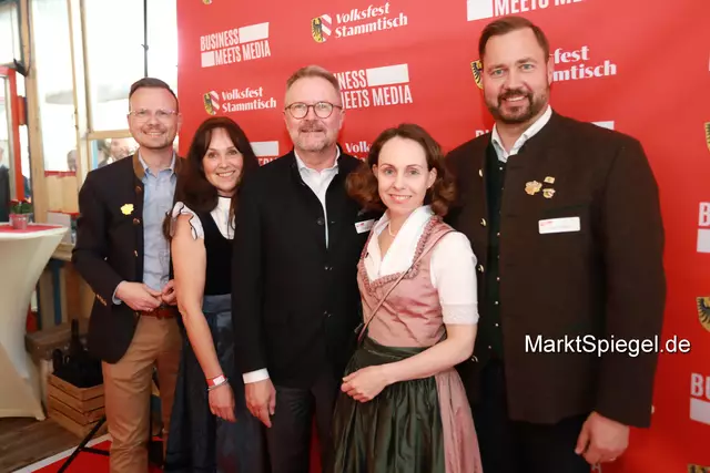 Foto: Jürgen Friedrich. Alle Bilder vom fünften "Business meets Media" in der Metropolregion, diesmal bei "Gigerlas" Lössel auf dem Nürnberger Frühlingsvolksfest.