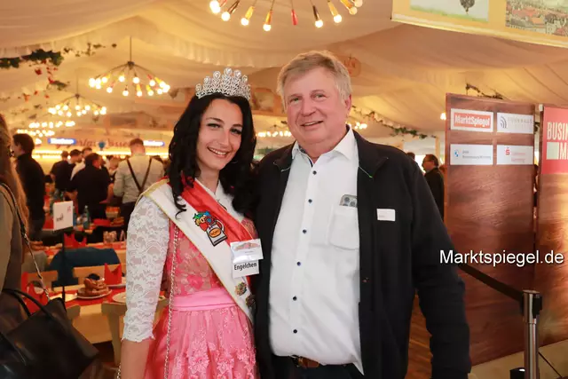 Foto: Jürgen Friedrich. Alle Bilder vom fünften "Business meets Media" in der Metropolregion, diesmal bei "Gigerlas" Lössel auf dem Nürnberger Frühlingsvolksfest.