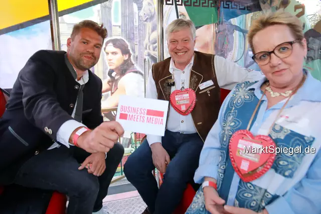 Jürgen Friedrich. Alle Bilder vom fünften "Business meets Media" in der Metropolregion, diesmal bei "Gigerlas" Lössel auf dem Nürnberger Frühlingsvolksfest. | Foto: Jürgen Friedrich. Alle Bilder vom fünften "Business meets Media" in der Metropolregion, diesmal bei "Gigerlas" Lössel auf dem Nürnberger Frühlingsvolksfest.