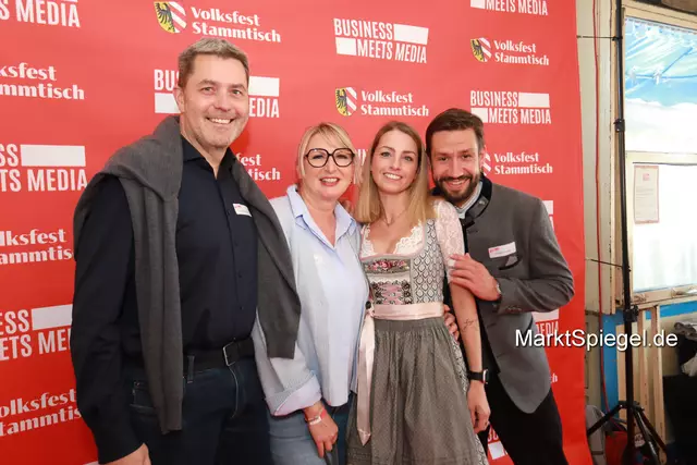 Foto: Jürgen Friedrich. Alle Bilder vom fünften "Business meets Media" in der Metropolregion, diesmal bei "Gigerlas" Lössel auf dem Nürnberger Frühlingsvolksfest.