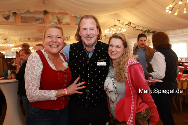 Foto: Jürgen Friedrich. Alle Bilder vom fünften "Business meets Media" in der Metropolregion, diesmal bei "Gigerlas" Lössel auf dem Nürnberger Frühlingsvolksfest.