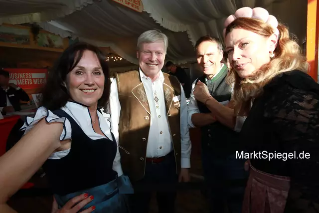 Foto: Jürgen Friedrich. Alle Bilder vom fünften "Business meets Media" in der Metropolregion, diesmal bei "Gigerlas" Lössel auf dem Nürnberger Frühlingsvolksfest.