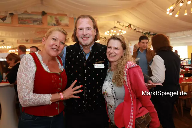 Foto: Jürgen Friedrich. Alle Bilder vom fünften "Business meets Media" in der Metropolregion, diesmal bei "Gigerlas" Lössel auf dem Nürnberger Frühlingsvolksfest.