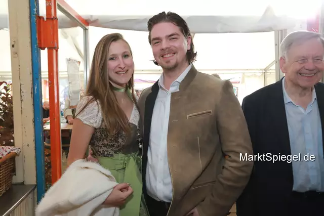 Foto: Jürgen Friedrich. Alle Bilder vom fünften "Business meets Media" in der Metropolregion, diesmal bei "Gigerlas" Lössel auf dem Nürnberger Frühlingsvolksfest.