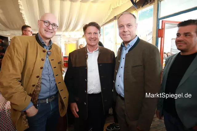 Foto: Jürgen Friedrich. Alle Bilder vom fünften "Business meets Media" in der Metropolregion, diesmal bei "Gigerlas" Lössel auf dem Nürnberger Frühlingsvolksfest.