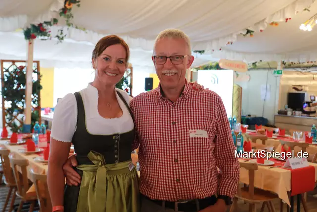 Foto: Jürgen Friedrich. Alle Bilder vom fünften "Business meets Media" in der Metropolregion, diesmal bei "Gigerlas" Lössel auf dem Nürnberger Frühlingsvolksfest.