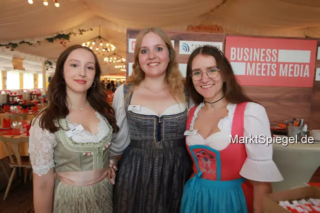 Foto: Jürgen Friedrich. Alle Bilder vom fünften "Business meets Media" in der Metropolregion, diesmal bei "Gigerlas" Lössel auf dem Nürnberger Frühlingsvolksfest.