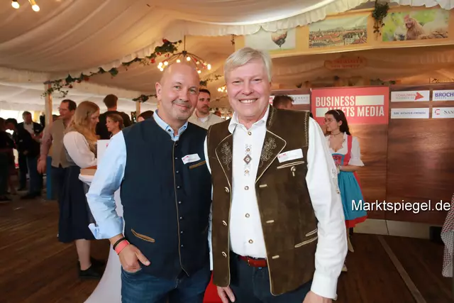 Foto: Jürgen Friedrich. Alle Bilder vom fünften "Business meets Media" in der Metropolregion, diesmal bei "Gigerlas" Lössel auf dem Nürnberger Frühlingsvolksfest.