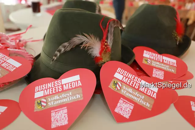 Foto: Jürgen Friedrich. Alle Bilder vom fünften "Business meets Media" in der Metropolregion, diesmal bei "Gigerlas" Lössel auf dem Nürnberger Frühlingsvolksfest.