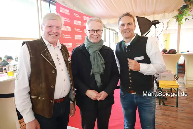 Foto: Jürgen Friedrich. Alle Bilder vom fünften "Business meets Media" in der Metropolregion, diesmal bei "Gigerlas" Lössel auf dem Nürnberger Frühlingsvolksfest.