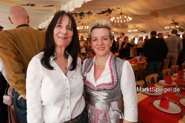 Foto: Jürgen Friedrich. Alle Bilder vom fünften "Business meets Media" in der Metropolregion, diesmal bei "Gigerlas" Lössel auf dem Nürnberger Frühlingsvolksfest.